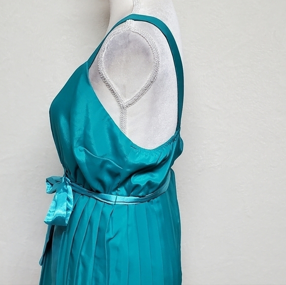 Motherhood Maternity Turquoise Black Pink Colorblock Pleated V-neck Mini Dress - Picture 7 of 13